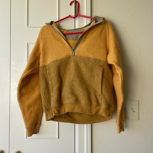 Outdoor Voices Sweaters - outdoor voices MegaFleece Half-Zip Hoodie in Sunflower / Dijon Size S